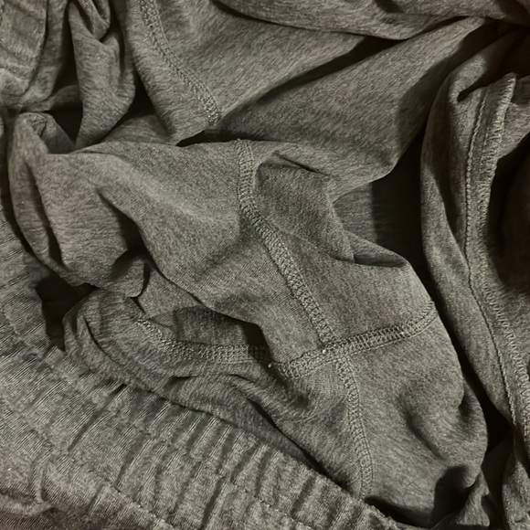 Vuori Heather Green Performance Jogger Sz XL - Picture 3 of 7